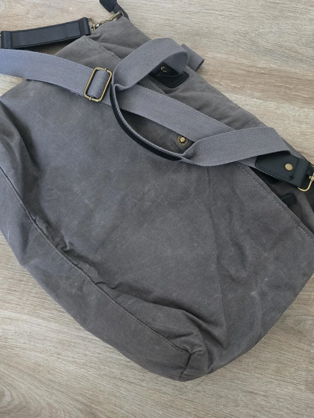 Marc New York Fairfield Messenger Bag